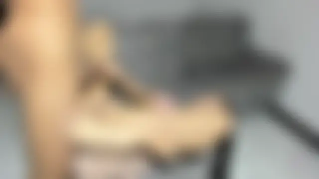 hotlittleones18's Webcam Show