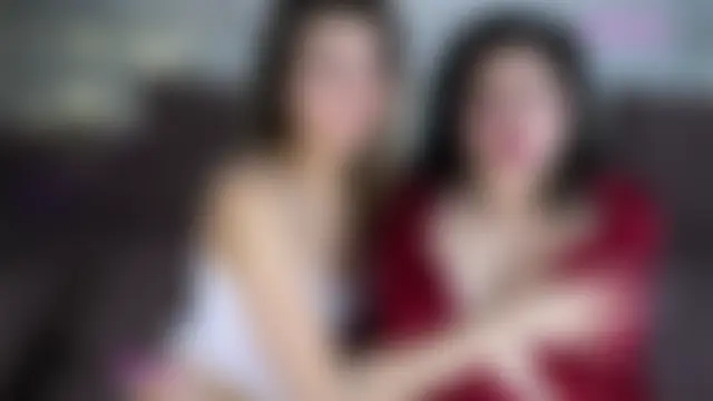 CorinnaSuttie's Webcam Show