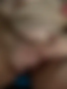 GloriaSquirtzx's Webcam Show