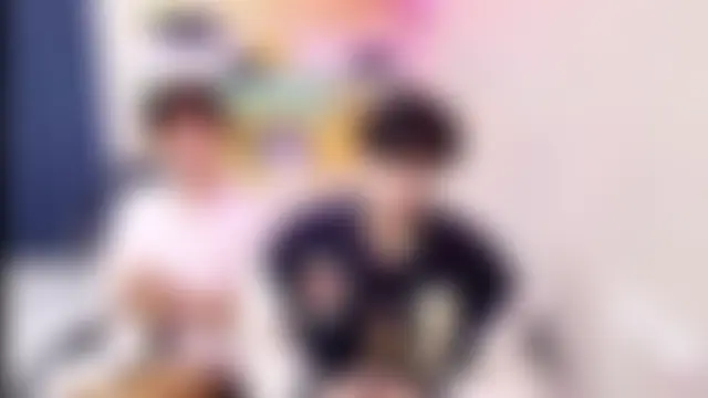 stripcha-798's Live Sex Cam Show