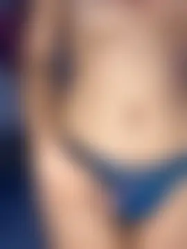 maisie_goldxx's Live Sex Cam Show