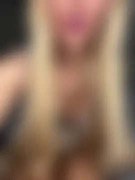 kadieraee's Live Sex Cam Show