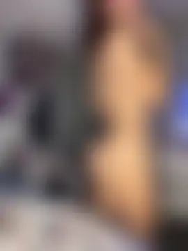 maisie_goldxx's Webcam Show