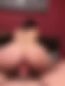 Noeliagglow's Live Sex Cam Show