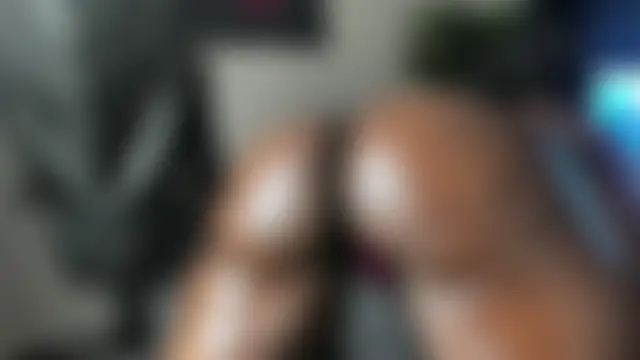 naughty_bigass' Webcam Show