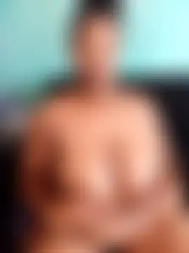 curvyloneah75's Webcam Show