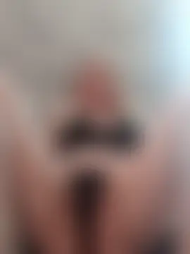 Adinashow12's Live Sex Cam Show