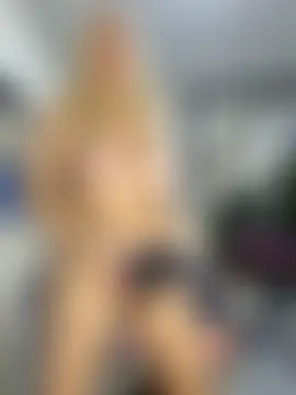 Monna's Live Sex Cam Show