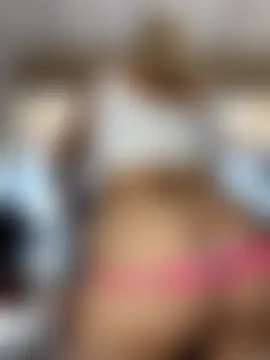 sammyqueenx21's Live Sex Cam Show