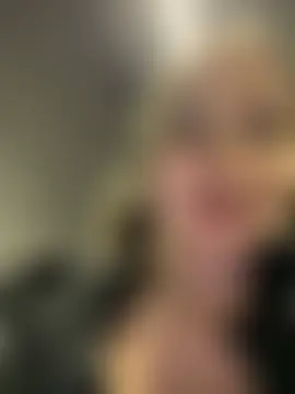 ICrazyOneIRL's Live Sex Cam Show