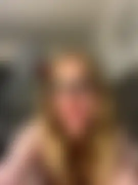 RosieLovexoxx's Live Sex Cam Show