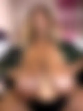 BigFineSelena's Webcam Show