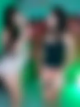 royalgirls_x's Webcam Show