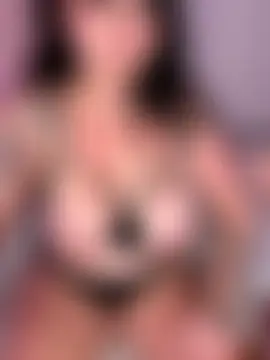 Kira_tattoo's Webcam Show