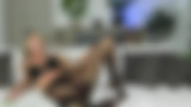 ShantallMilf's Webcam Show