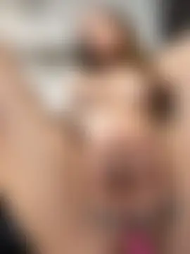 SweetieSinXXX's Webcam Show