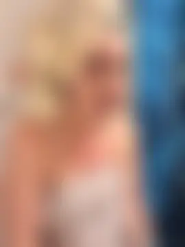 small_town_slut's Live Sex Cam Show