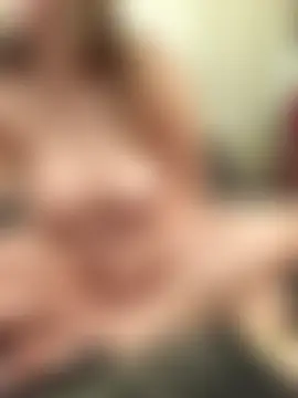 Faidraishere's Live Sex Cam Show