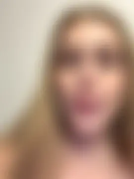 kira_mia's Live Sex Cam Show