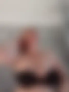 Adinashow12's Live Sex Cam Show