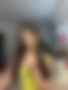 CurlyLara's Live Sex Cam Show