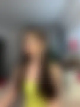 CurlyLara's Live Sex Cam Show