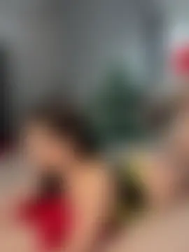 CurlyLara's Live Sex Cam Show