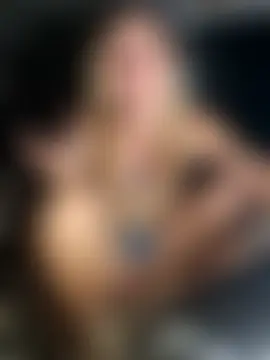 SheIsSomething's Live Sex Cam Show