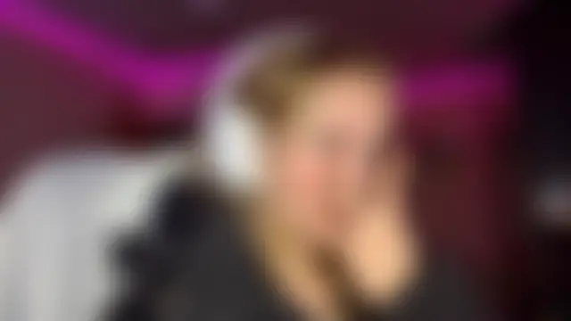 KarinRobertson's Live Sex Cam Show