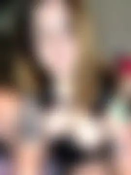 _naomidiz's Live Sex Cam Show