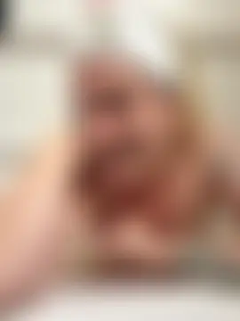 small_town_slut's Webcam Show