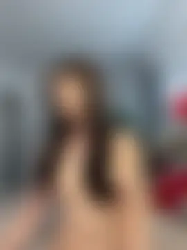 CurlyLara's Live Sex Cam Show