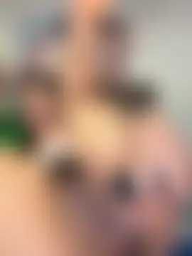 SQUIRTINGQUEEN11's Webcam Show