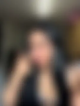 itsyourgirltee's Live Sex Cam Show