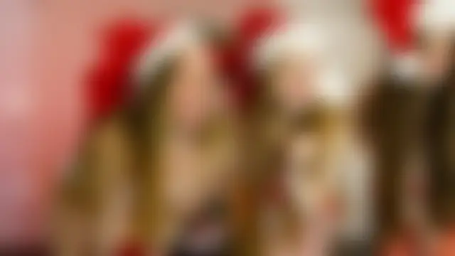 holly_sexxxsirens' Live Sex Cam Show