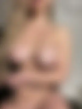 JolieBee's Live Sex Cam Show