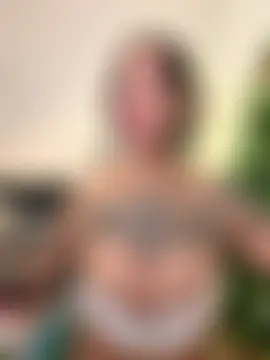 Rae_Lil_White's Live Sex Cam Show