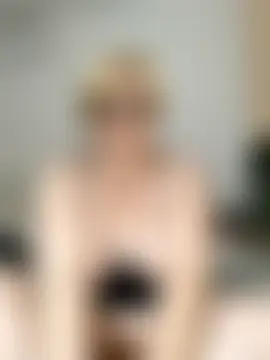 Pumabionda's Live Sex Cam Show