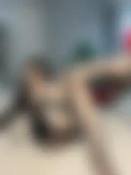 CurlyLara's Live Sex Cam Show