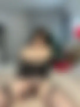 CurlyLara's Live Sex Cam Show