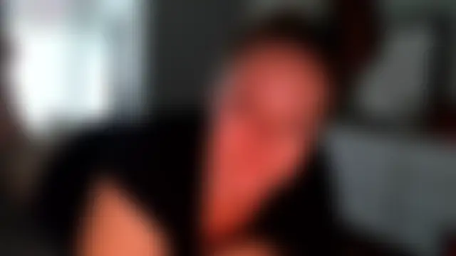 julimonroe's Live Sex Cam Show