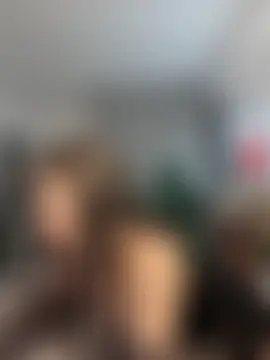 CurlyLara's Live Sex Cam Show