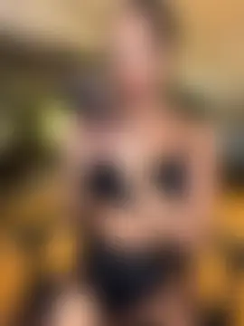 MileySin1111's Live Sex Cam Show