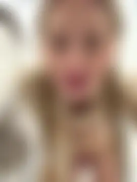 kira_mia's Live Sex Cam Show