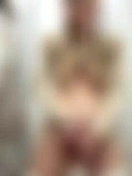 kira_mia's Live Sex Cam Show