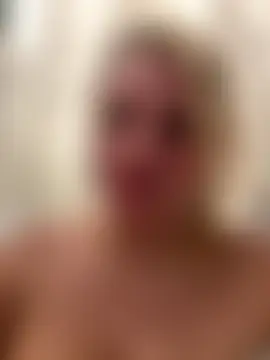 docmilf12's Webcam Show