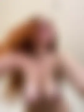 MilaRed69's Live Sex Cam Show