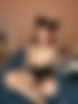 Alexiaa_69's Live Sex Cam Show