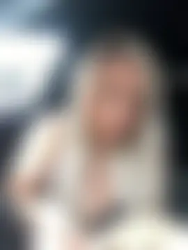 Bustyblondebabe32's Live Sex Cam Show