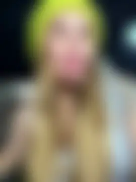 MilfNextDoor20's Live Sex Cam Show